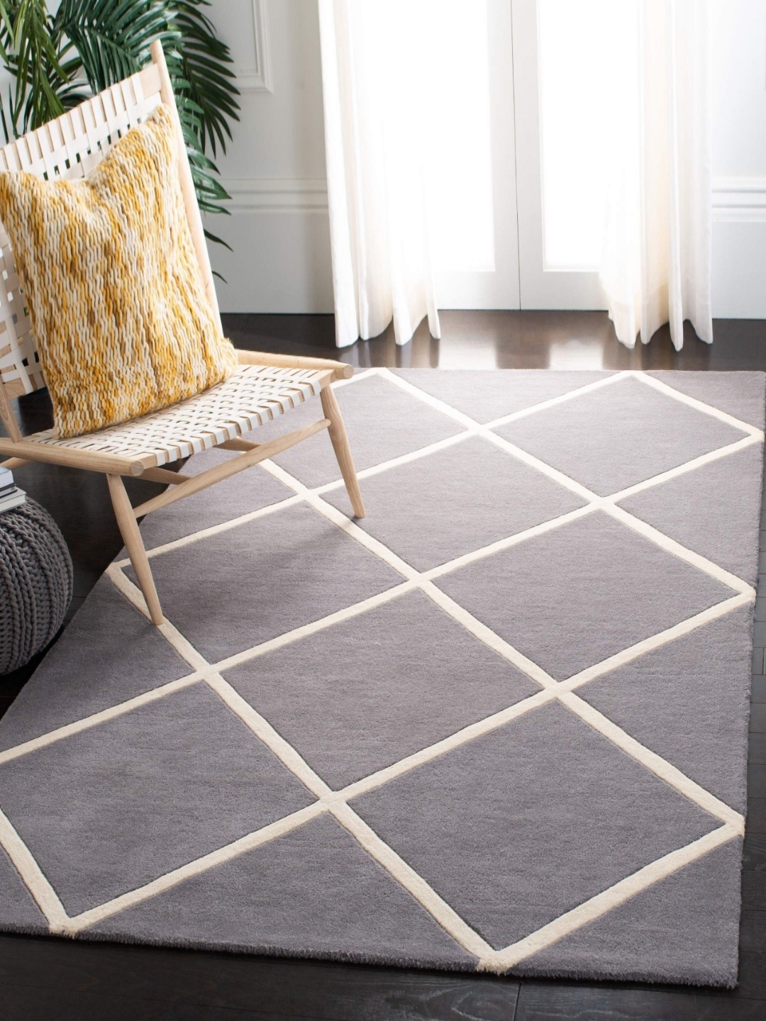 

IMRA CARPET White & Grey Geometric Printed Shaggy Carpet