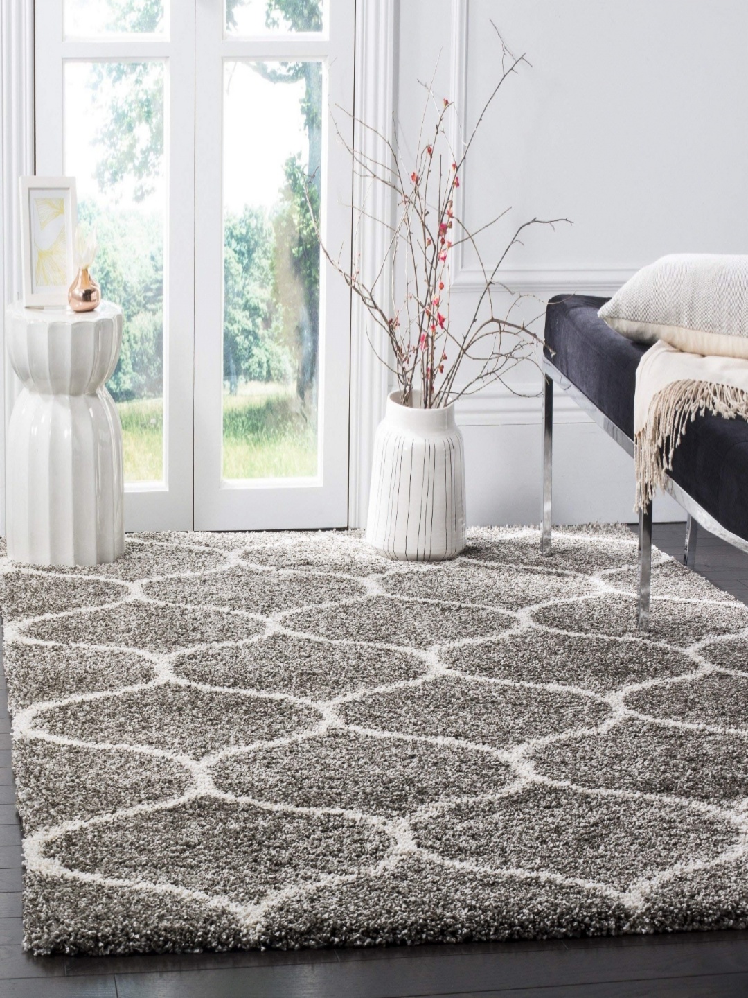 

IMRA CARPET Silver-Toned & White Geometric Printed Shaggy Carpet