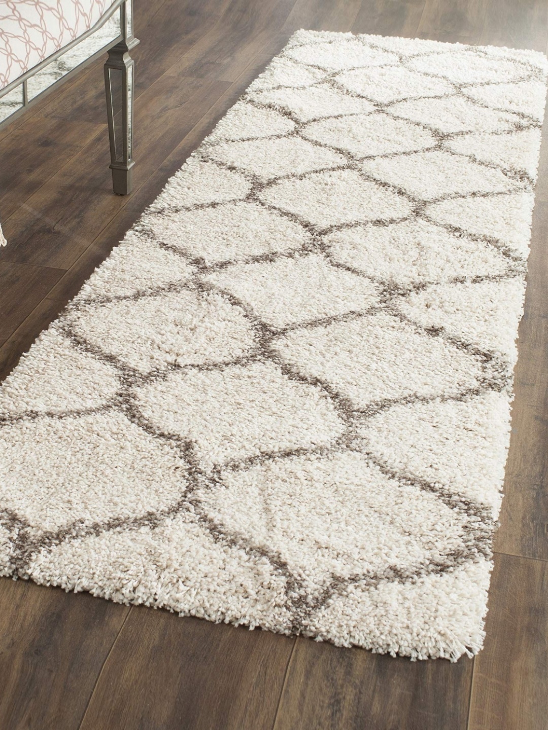 

IMRA CARPET Grey & White Geometric Shaggy Carpet