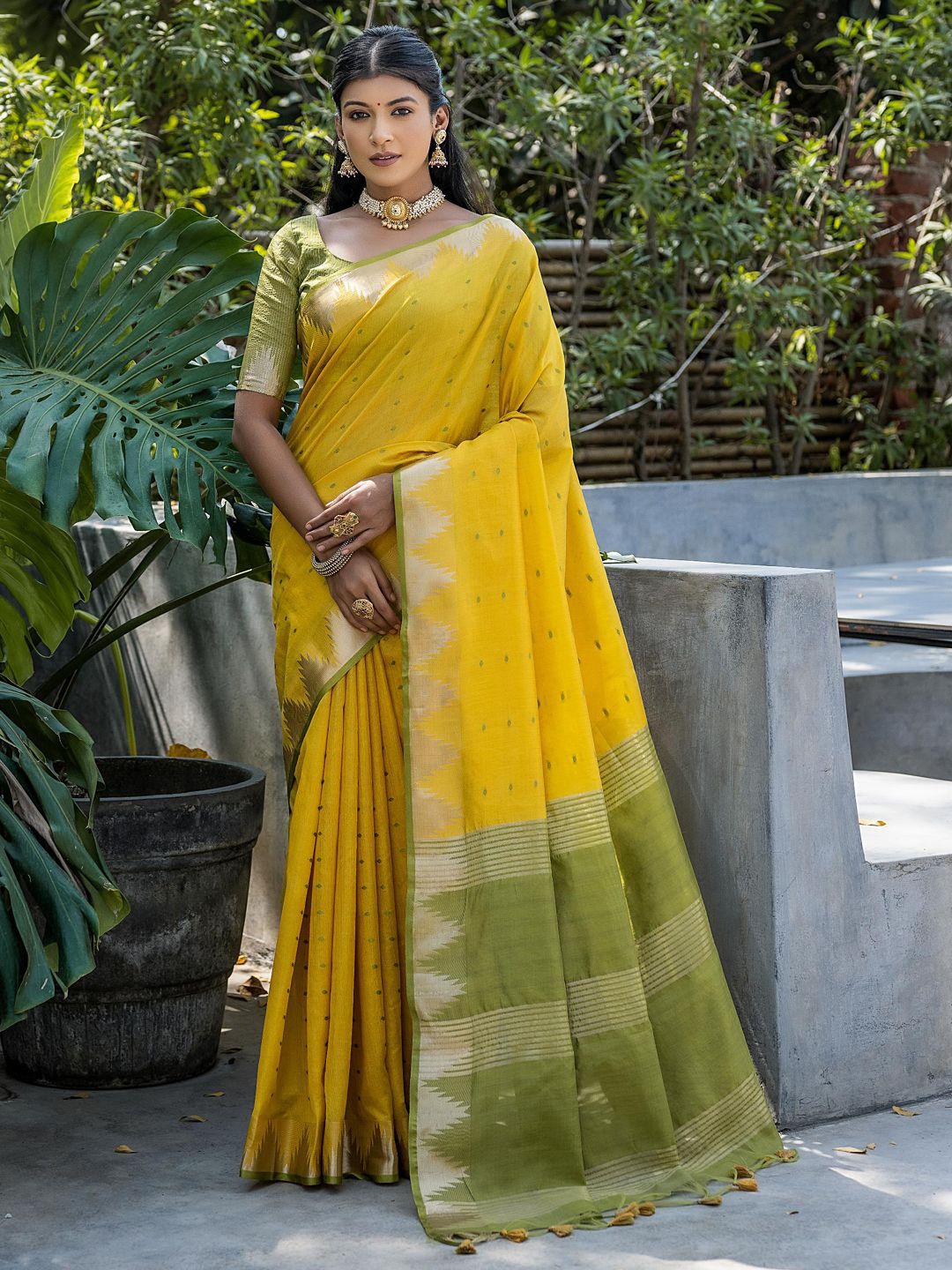

Panzora Woven Design Zari Tussar Saree With Blouse Piece, Yellow