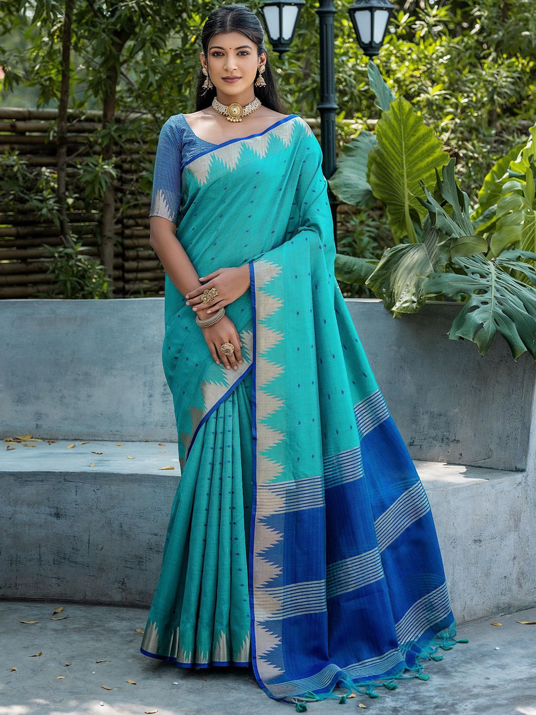

Panzora Woven Design Zari Tussar Saree, Turquoise blue