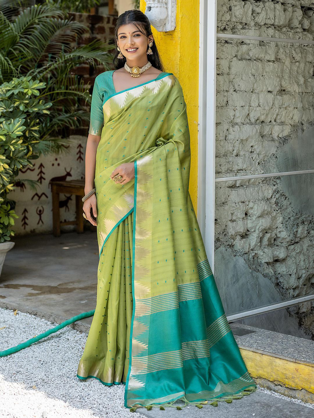 

Panzora Woven Design Zari Tussar Saree, Green