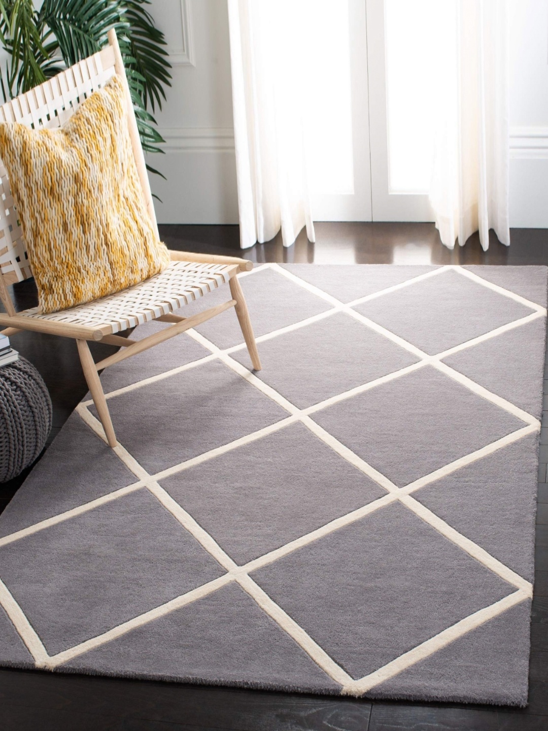 

IMRA CARPET White & Grey Geometric Shaggy Carpet