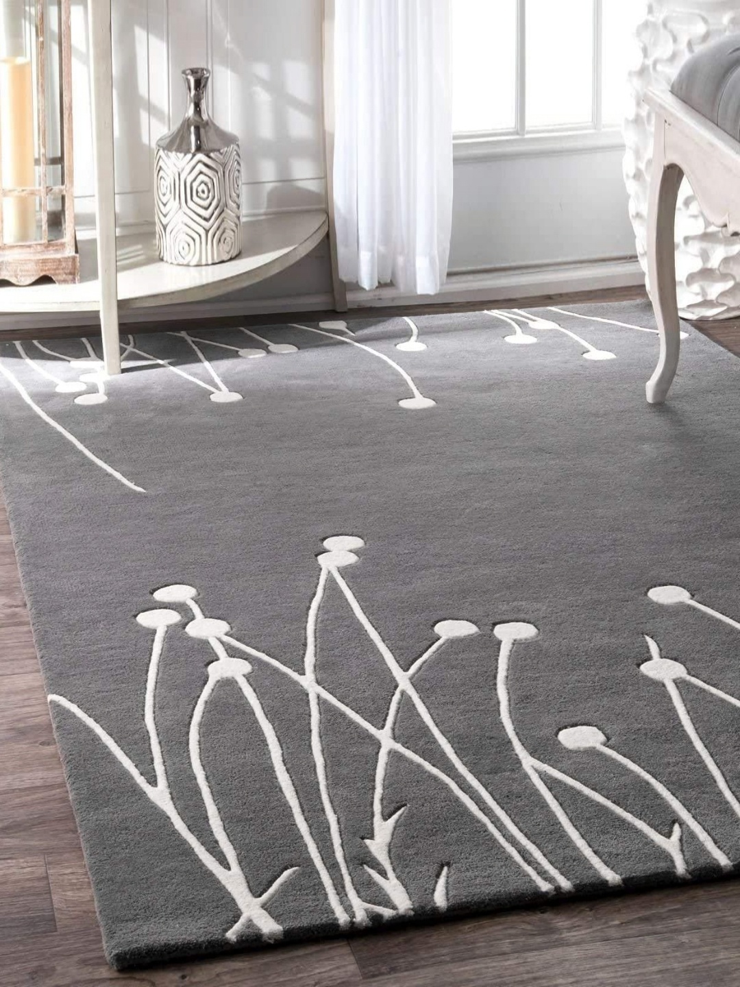 

IMRA CARPET Grey & White Floral Woollen Shaggy Carpet