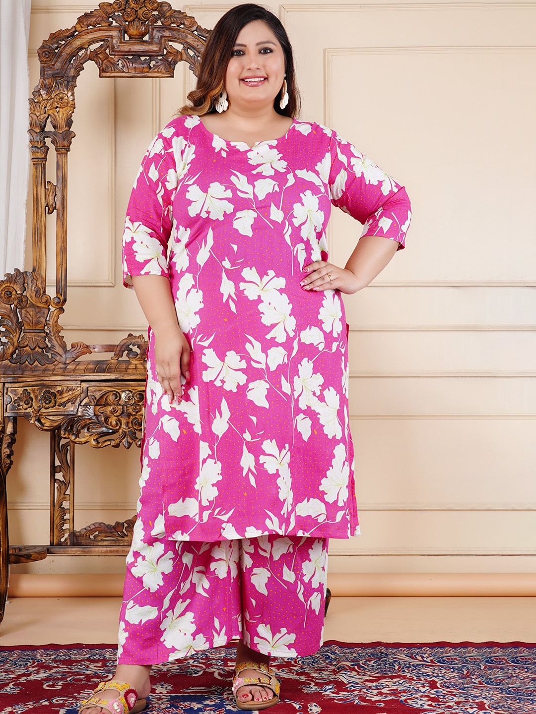 

Chaukas Plus Size Floral Printed Straight Kurta With Palazzos, Pink