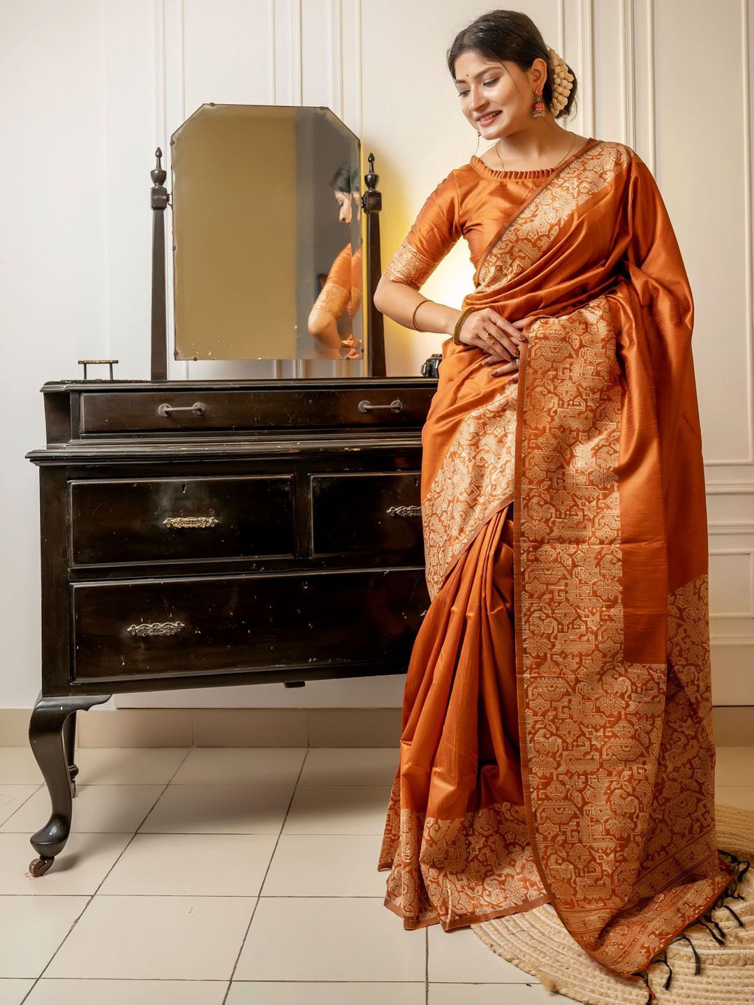 

Panzora Woven Design Saree, Orange