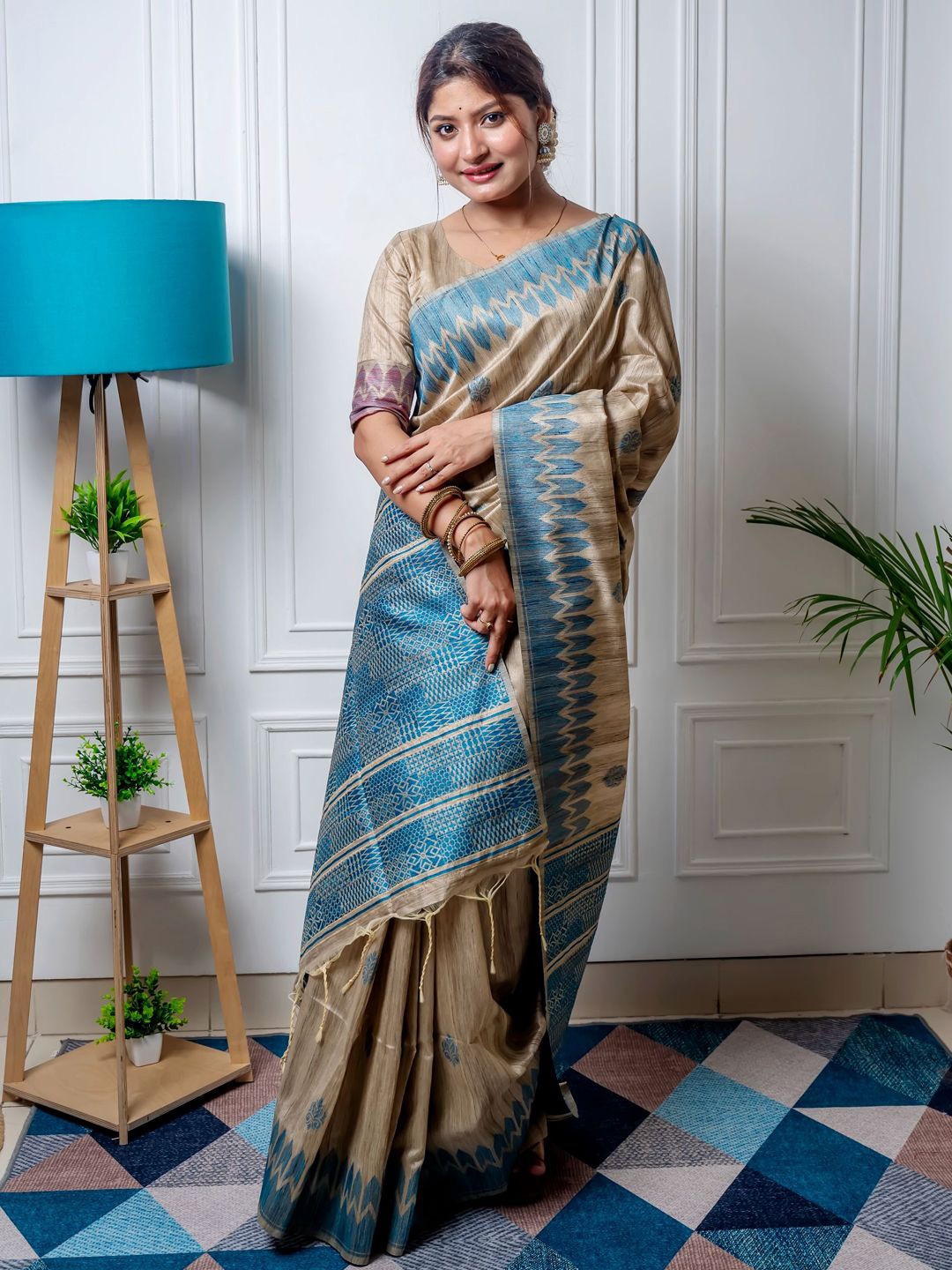 

Panzora Ethnic Motifs Tussar Saree, Blue