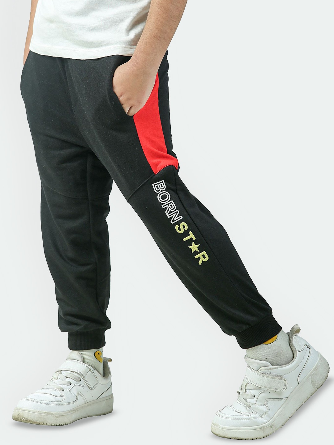 

Nino Togs Boys Printed Pure Cotton Mid-Rise Joggers, Black