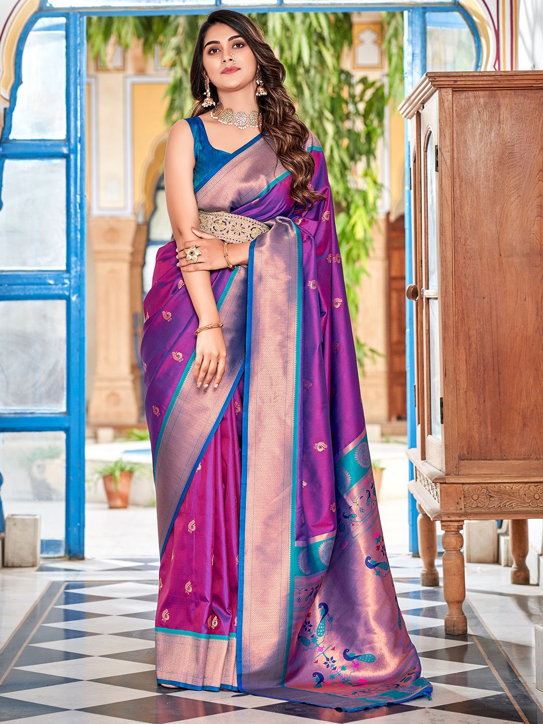

Mitera Woven Design Zari Paithani Saree, Purple
