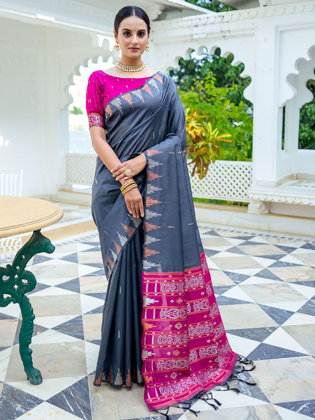 

Panzora Ethnic Motifs Zari Silk Cotton Tussar Saree, Grey