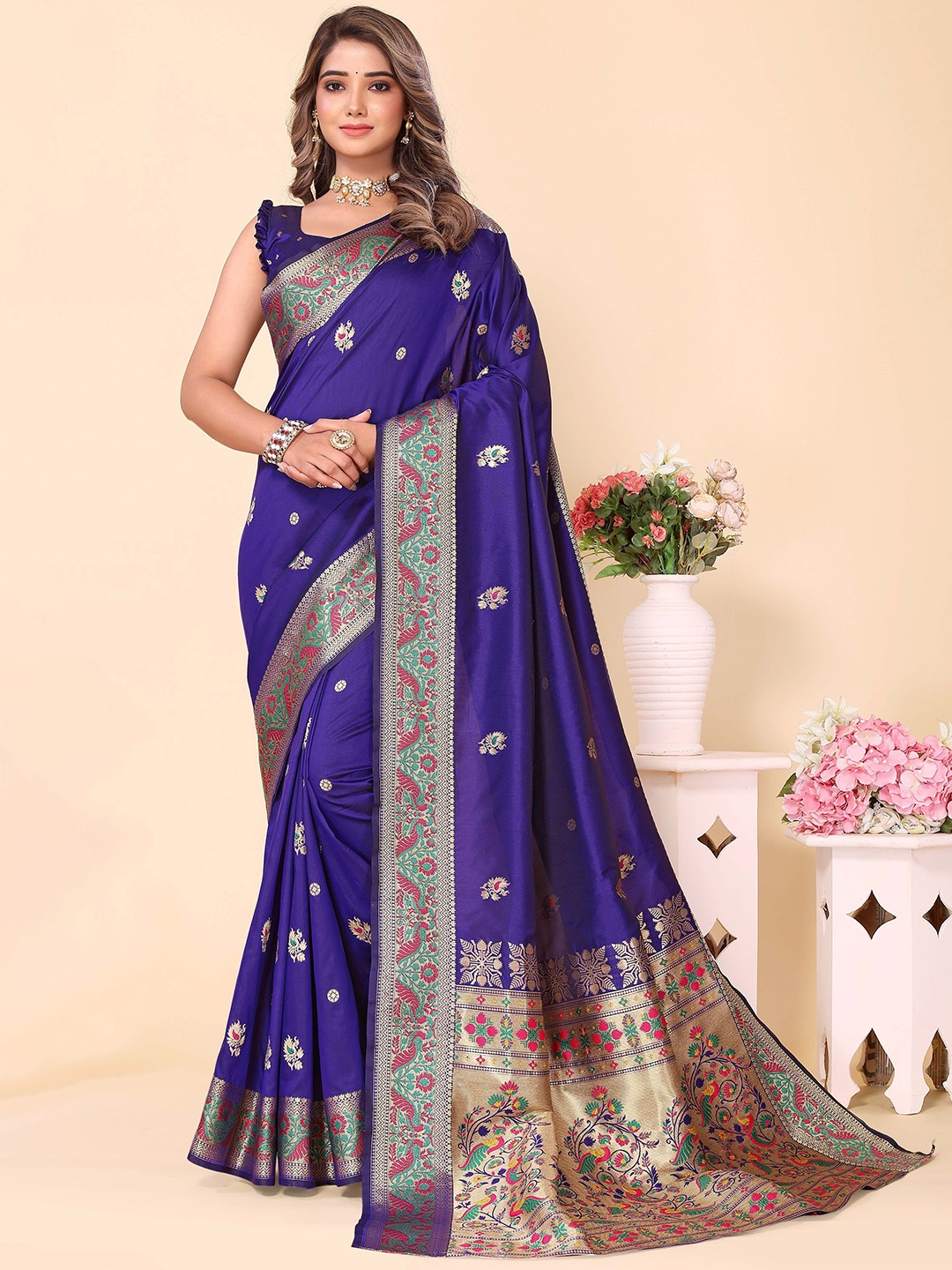 

HEER FASHION Woven Design Zari Silk Blend Paithani Saree, Blue