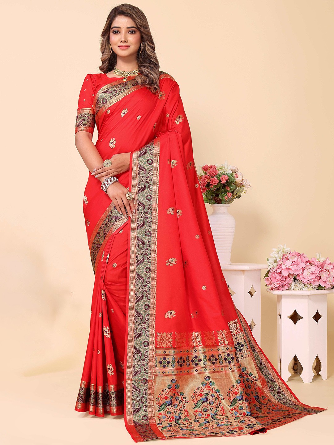 

HEER FASHION Ethnic Motifs Zari Paithani Saree, Red