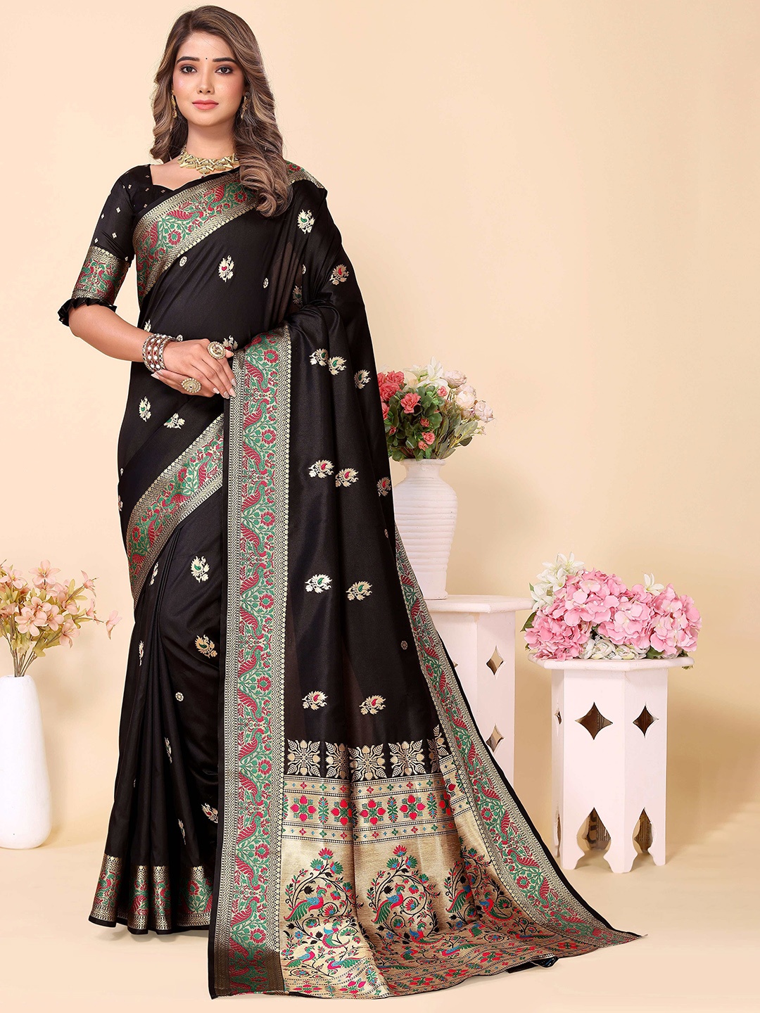 

HEER FASHION Woven Design Zari Silk Blend Paithani Saree, Black