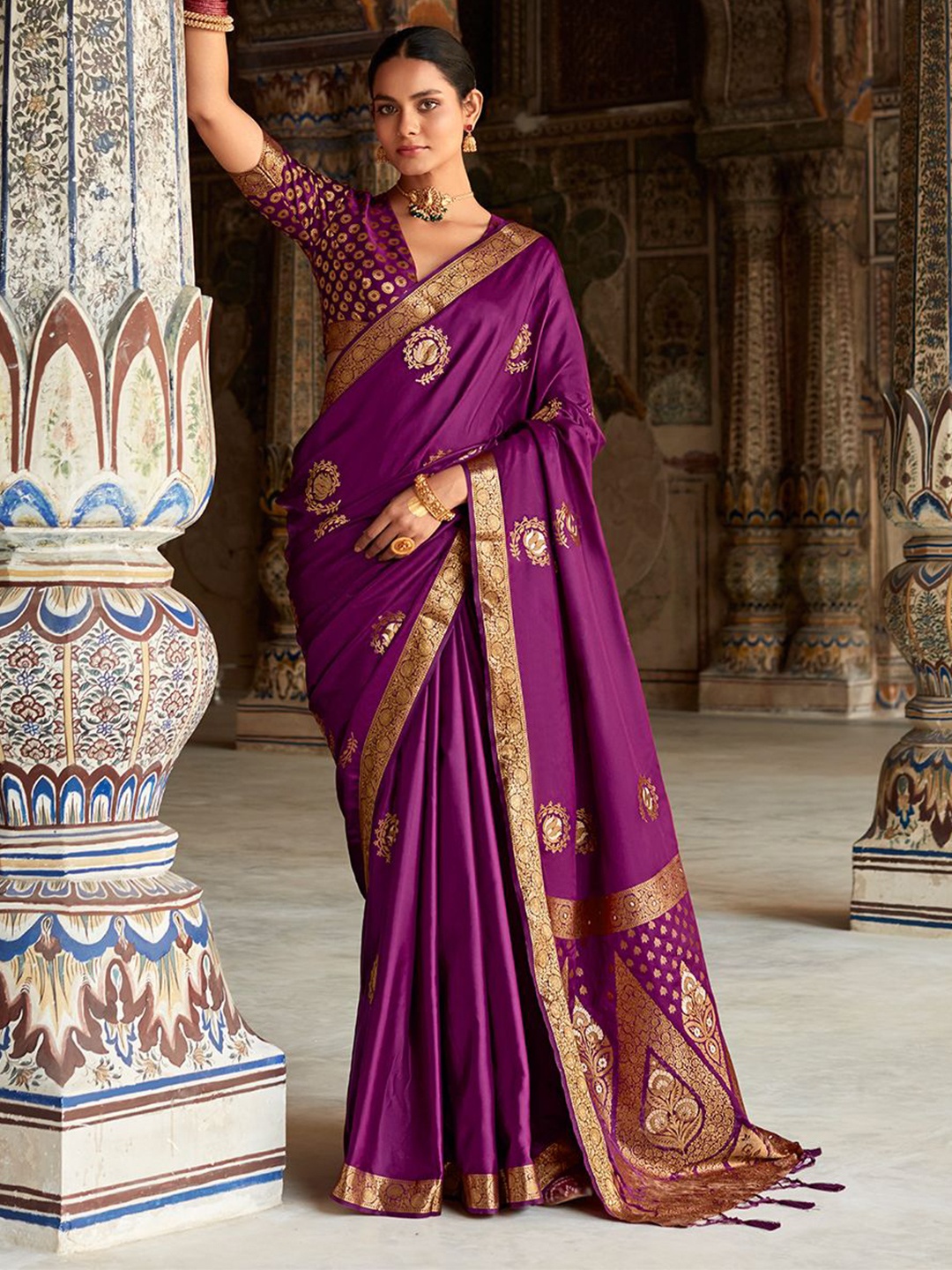 

Mitera Ethnic Motifs Woven Design Zari Saree, Purple