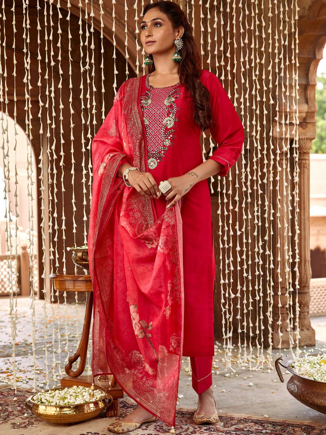 

WOMEN PLUS Floral Yoke Design Thread Work Regular Kurta with Trousers & Dupatta, Red