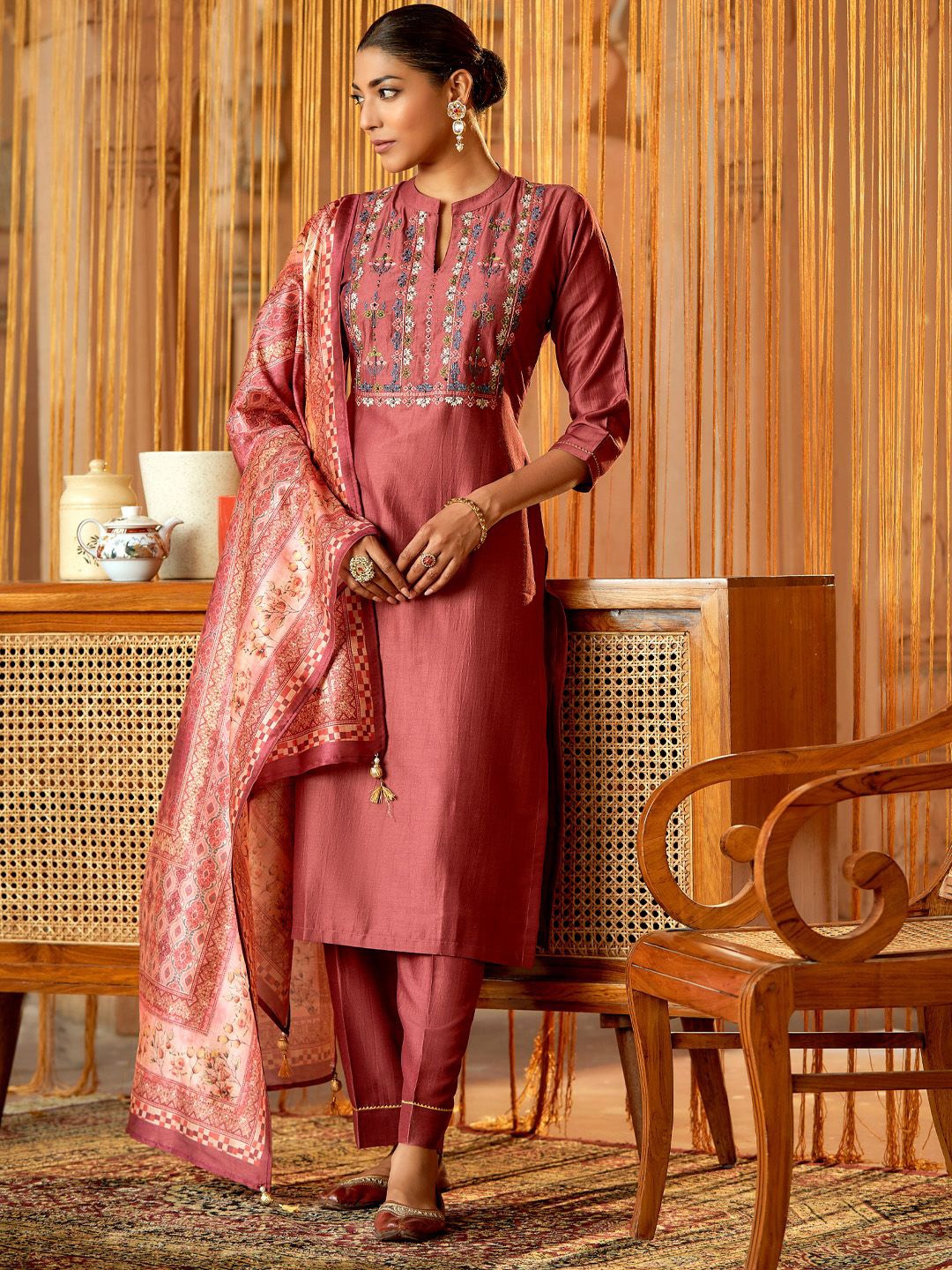 

WOMEN PLUS Floral Yoke Design Band Collar Thread Work Kurta With Trousers & Dupatta, Rose