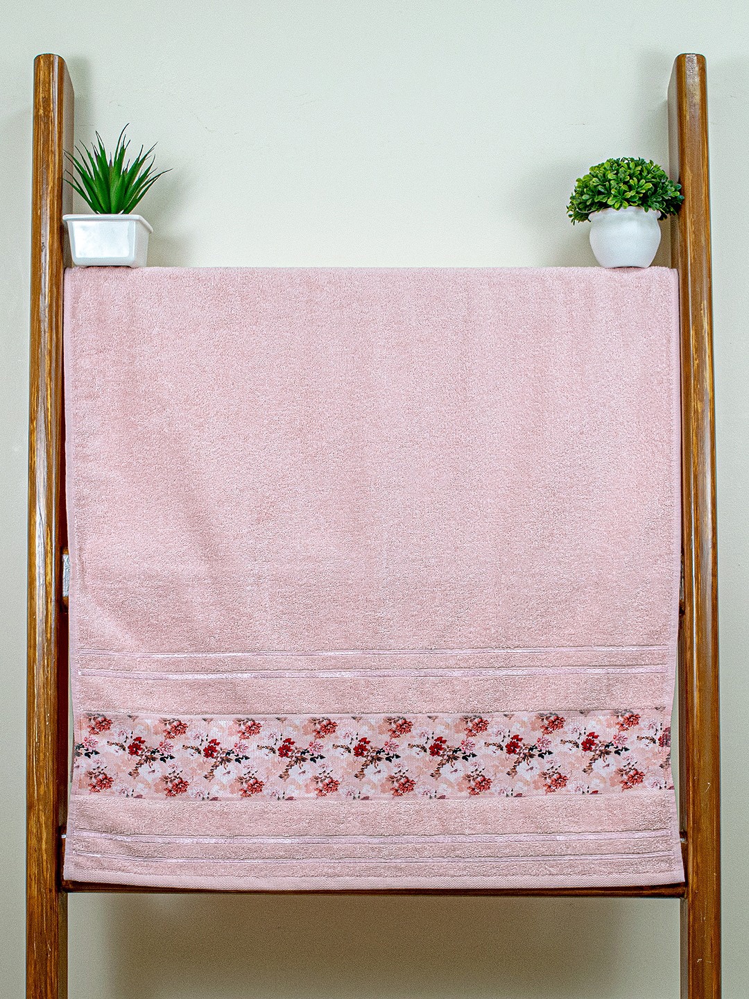 

Aura Victoria Peach Printed Pure Cotton 450 GSM Bath Towel