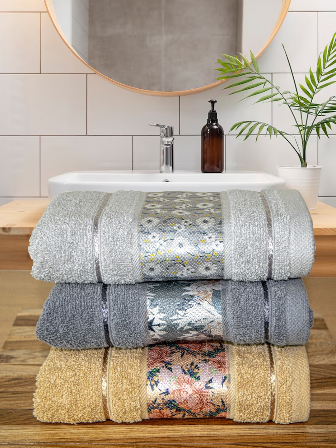 

Aura Victoria Grey & Beige 3 Pieces Printed Pure Cotton Hand Towels
