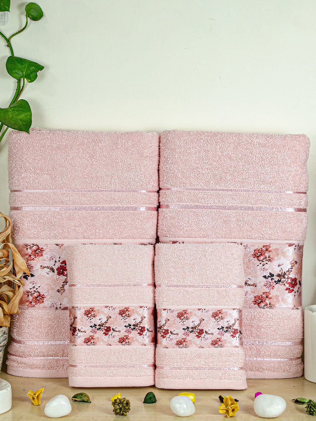 

Aura Victroia Peach 4 Pieces Printed Pure Cotton 450 GSM Towel Set