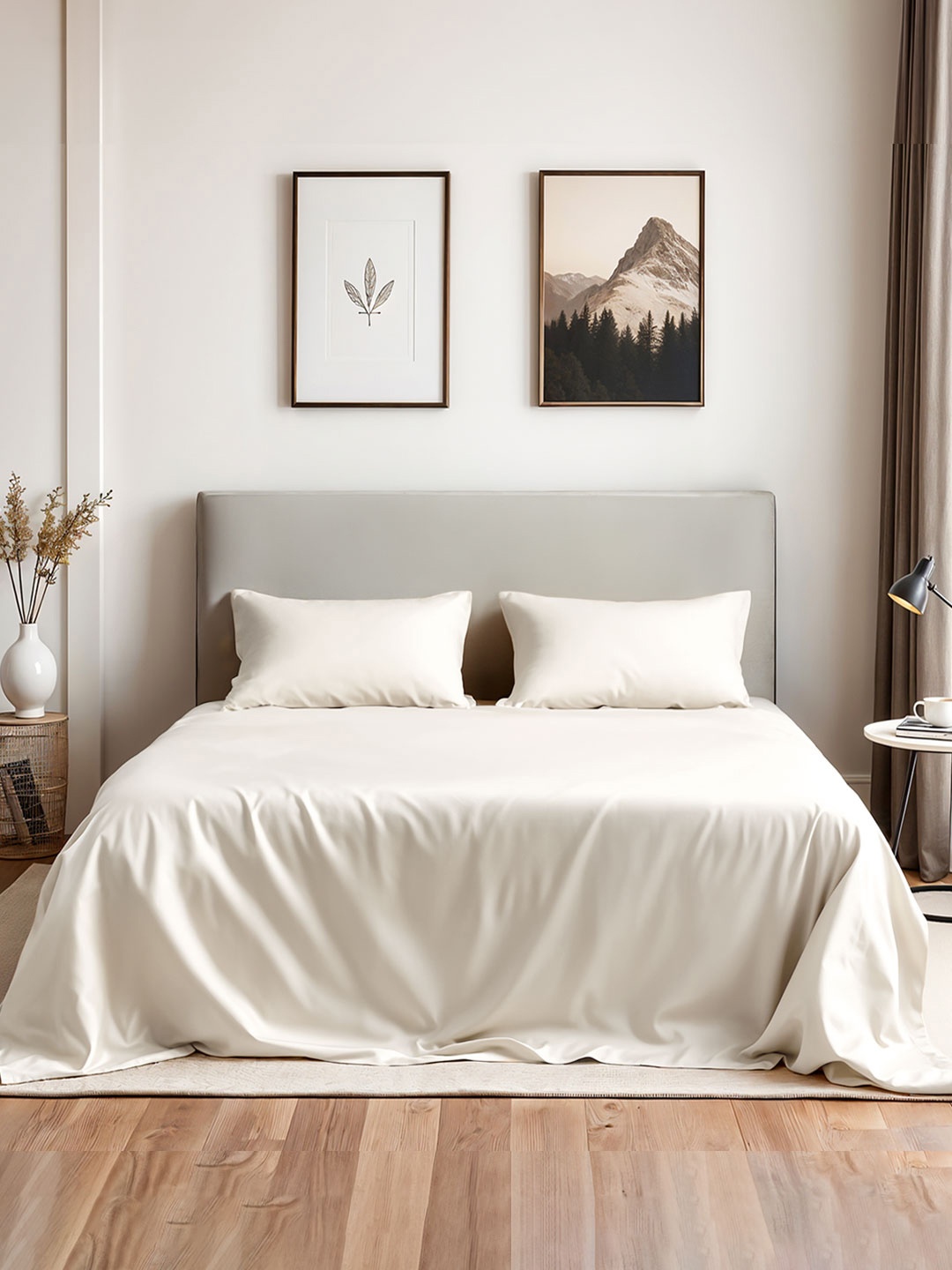 

Myntra Elegant Homes Off White 300 TC King Bedsheet with 2 Pillow Covers