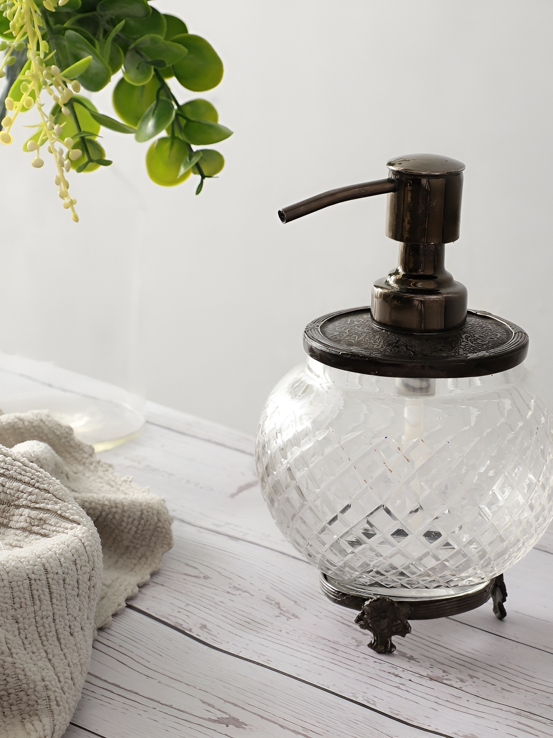 

Decor de Maison Black & Transparent Textured Metal Soap Dispenser