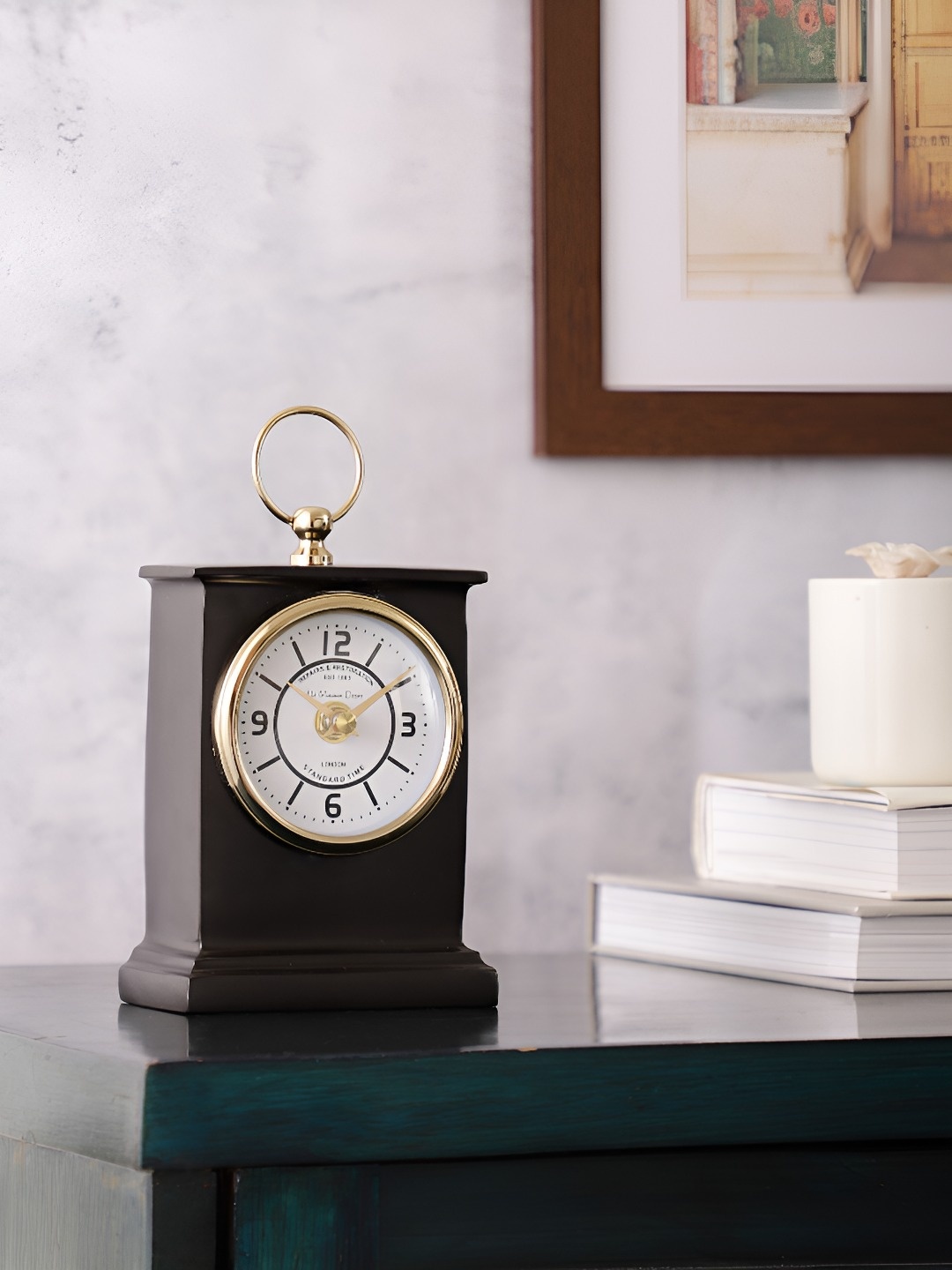 

Decor de Maison Black & White Printed Round Contemporary Metal Table Clock