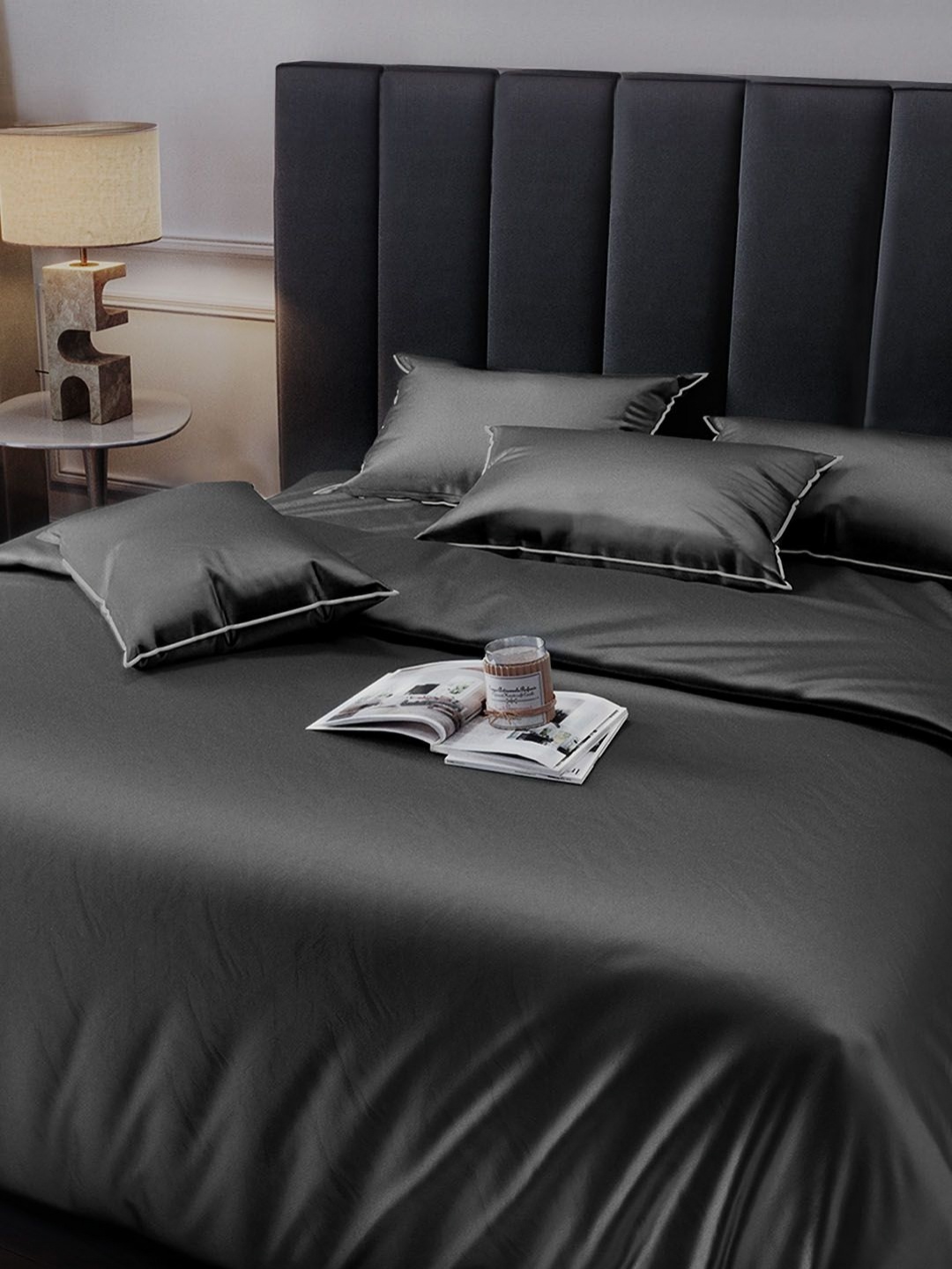 

Myntra Elegant Homes Charcoal 400 TC King Bedsheet with 2 Pillow Covers