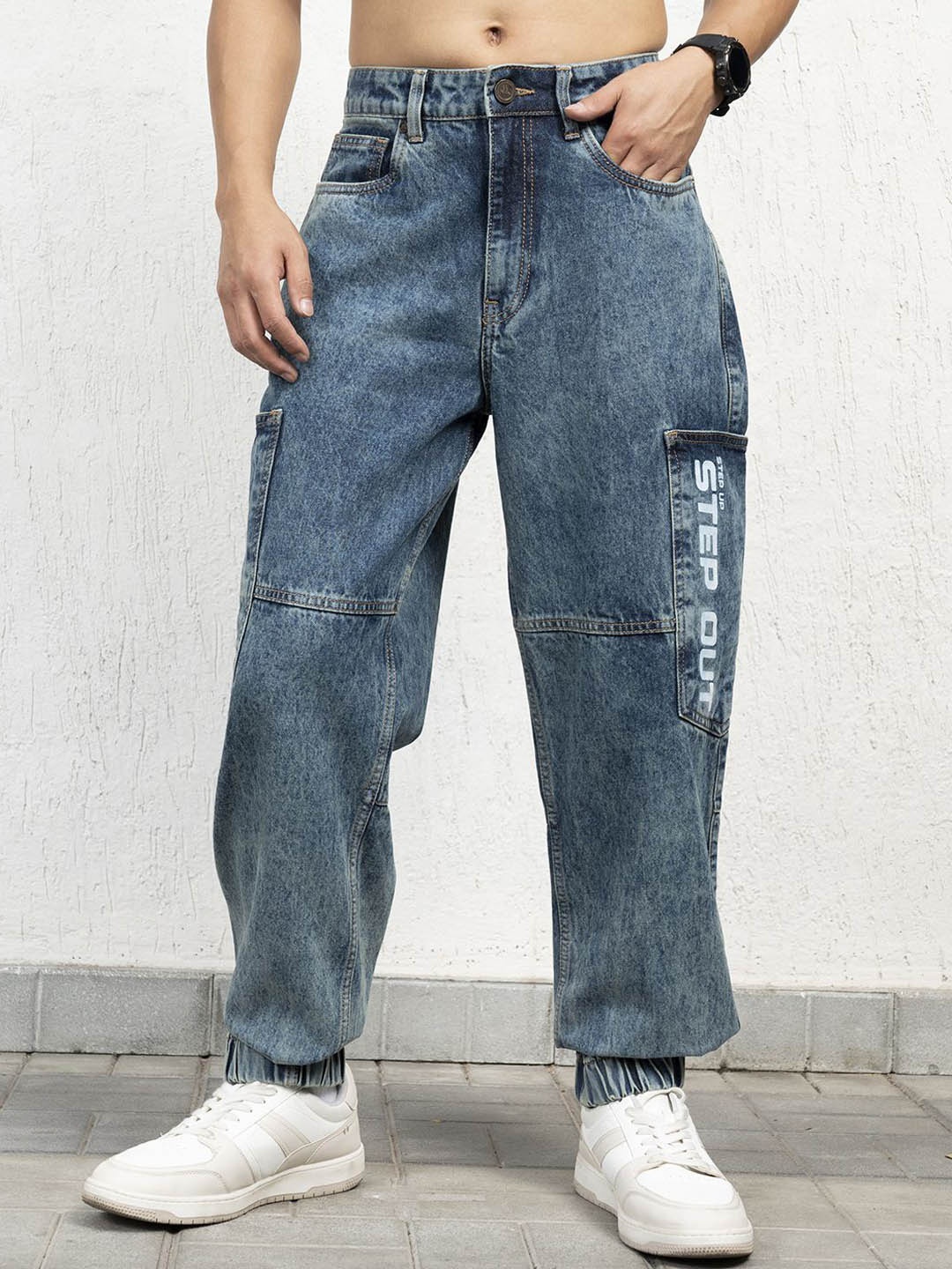 

Hubberholme Men Relaxed Fit Light Fade Jeans, Blue