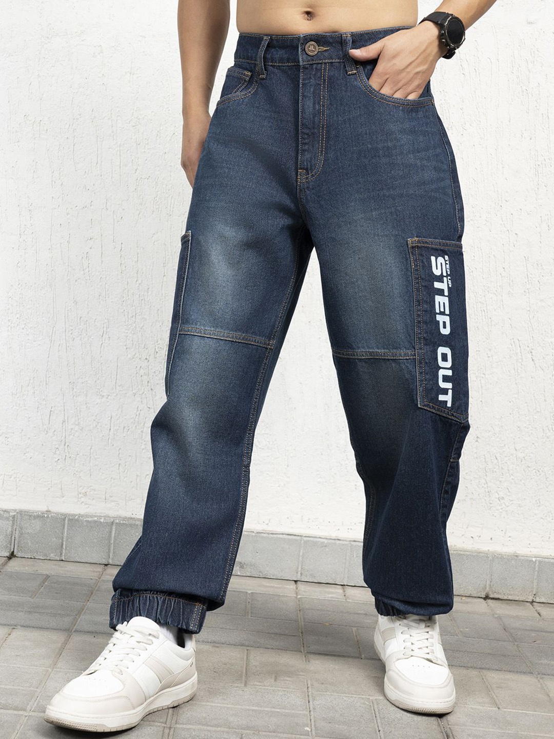 

Hubberholme Men Relaxed Fit Light Fade Jeans, Blue