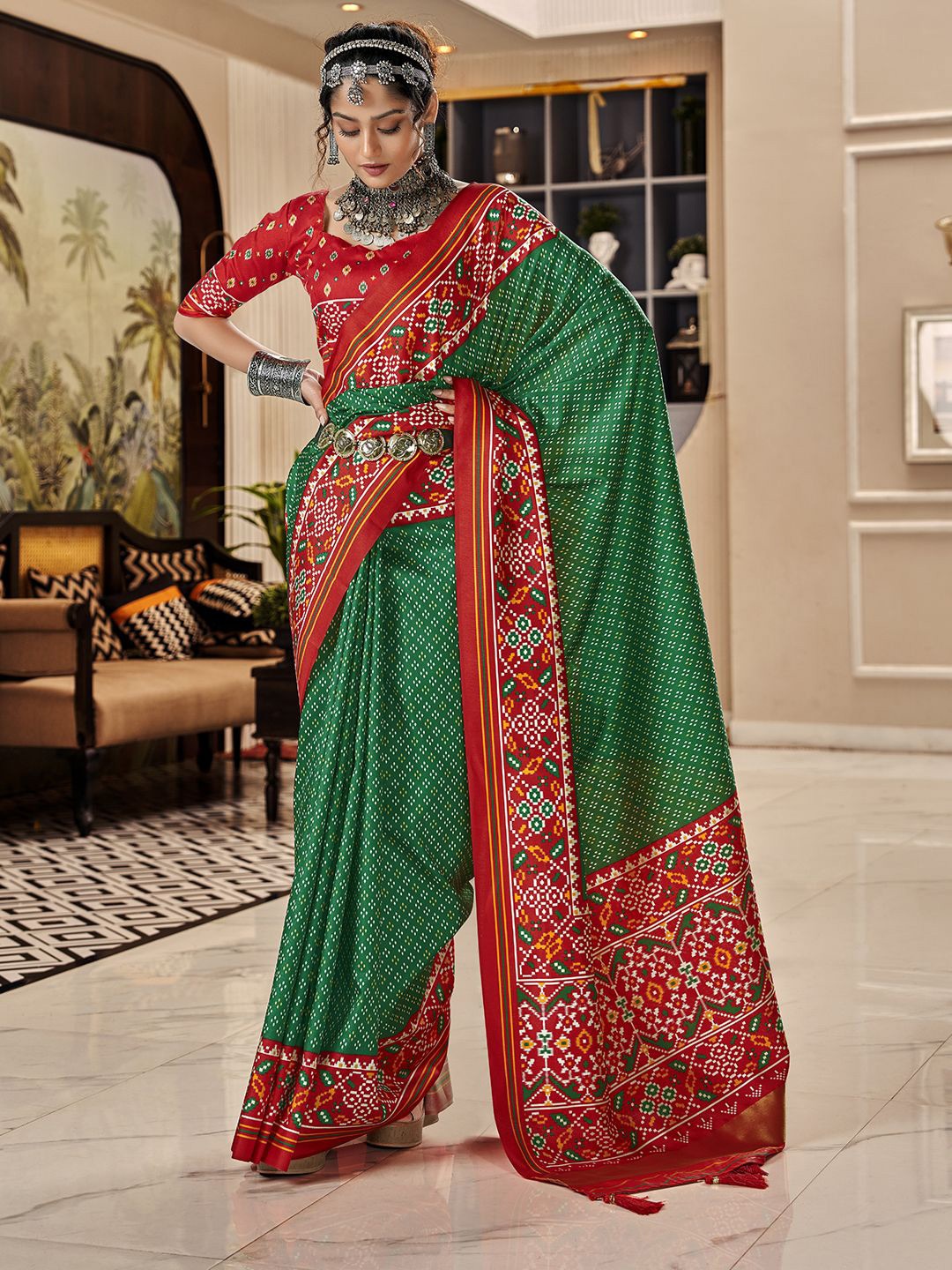 

Mitera Ethnic Motifs Patola Saree, Green