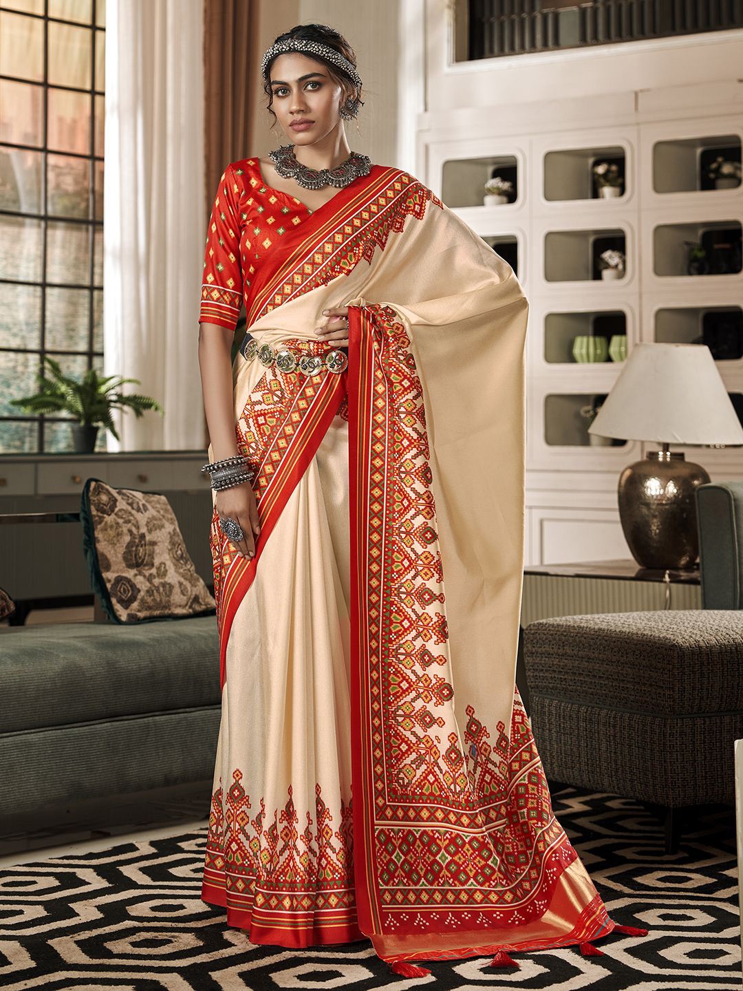 

Mitera Geometric Patola Saree, Beige