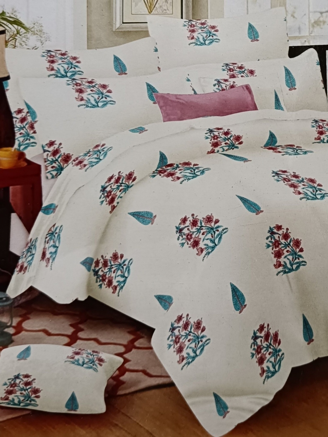 

Signature White & Blue Floral Printed 180 TC Pure Coton King Bedsheet with 2 Pillow Covers