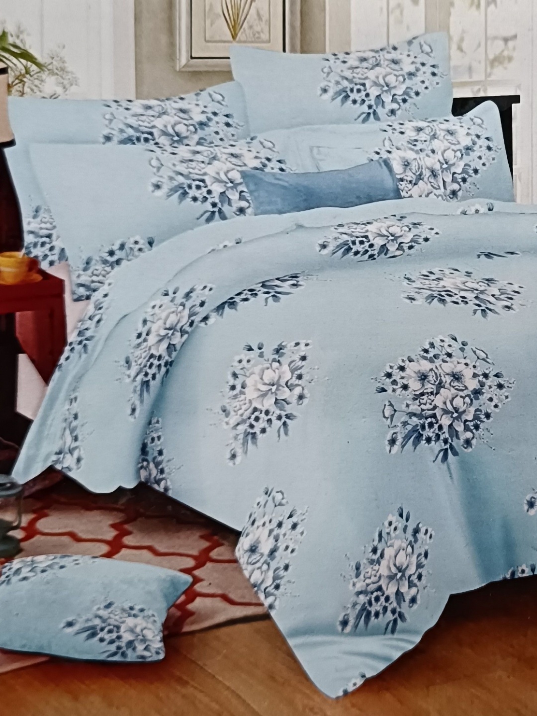 

Signature Blue & White Floral 180 TC King Bedsheet with 2 Pillow Covers