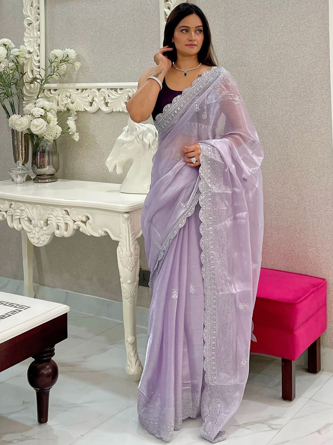 

Panzora Ethnic Motifs Sequinned Saree, Purple
