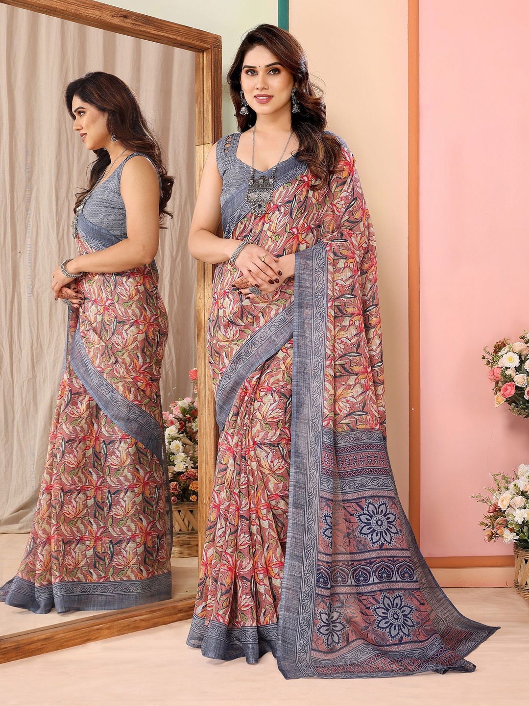 

VEDANT VASTRAM Floral Printed Saree, Peach