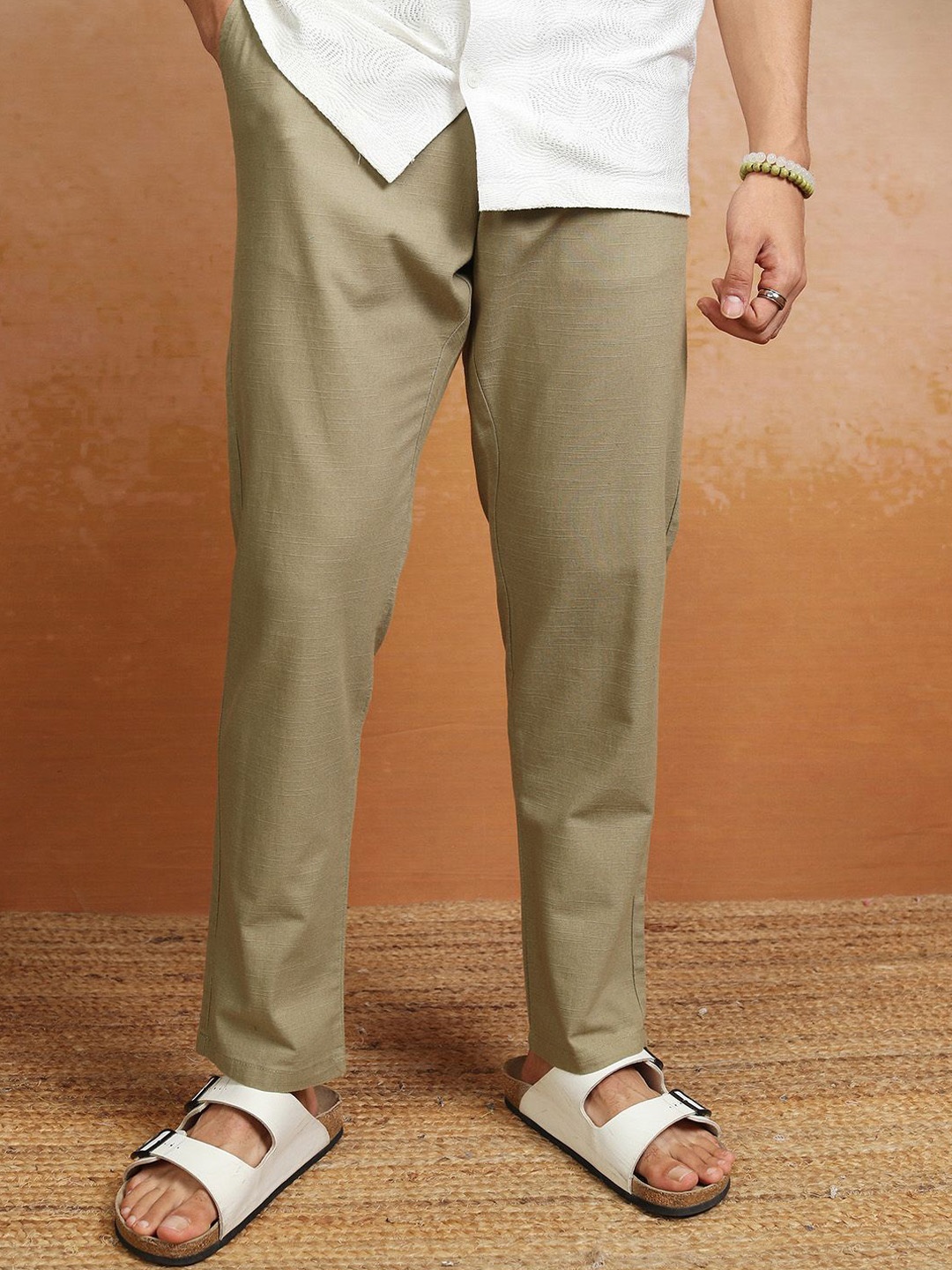 

HIGHLANDER Men Slim Fit High Rise Trouser, Beige