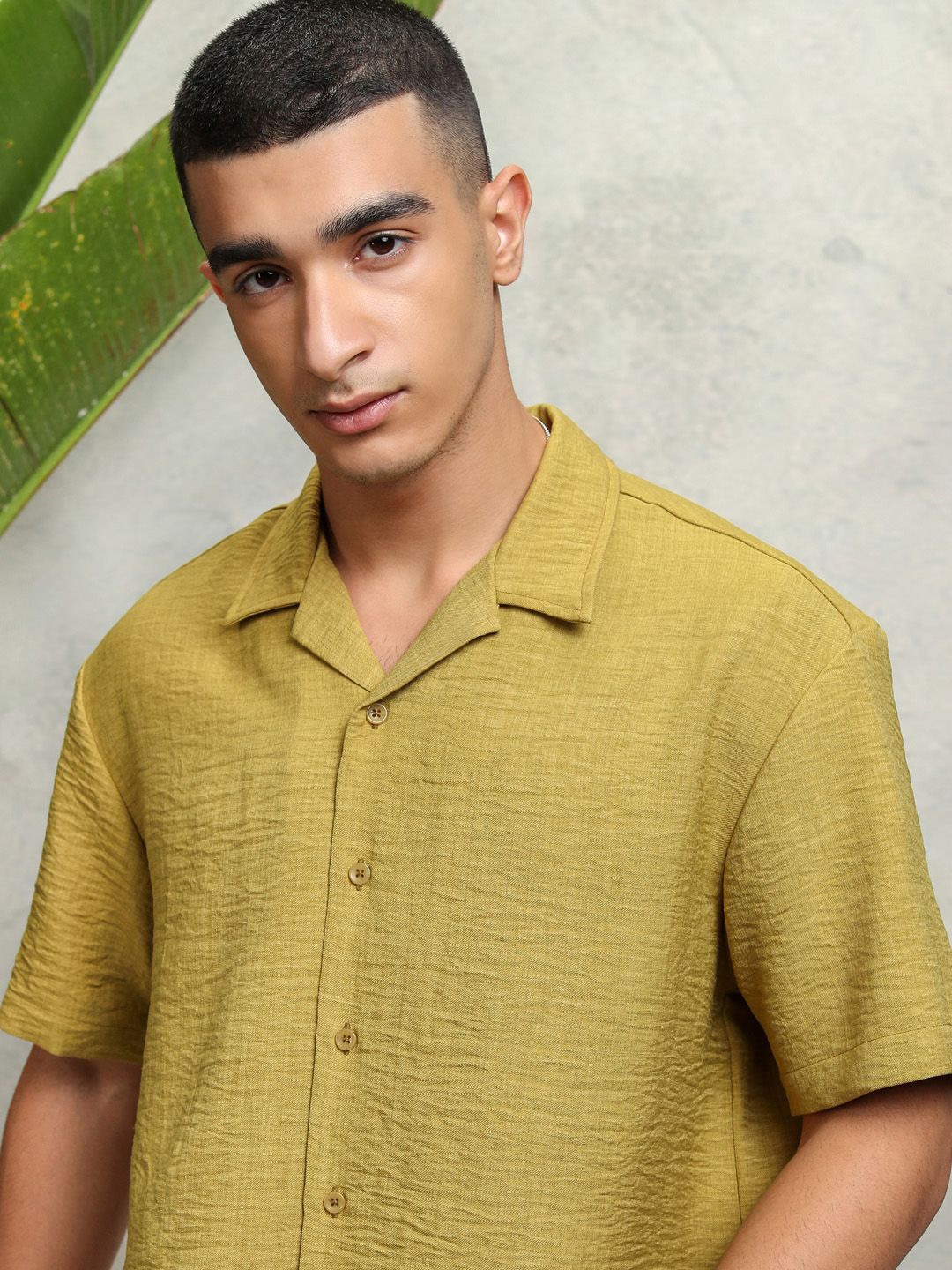 

HIGHLANDER Men Cuban Collar Solid Relaxed Fit Casual Shirt, Lime green