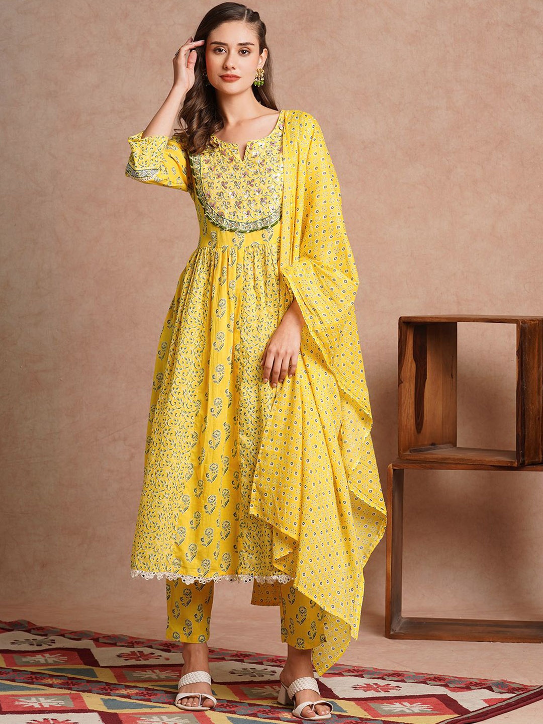 

FASHOR Floral Printed Panelled Gotta Patti Pure Cotton Kurta With Trousers & Dupatta, Yellow