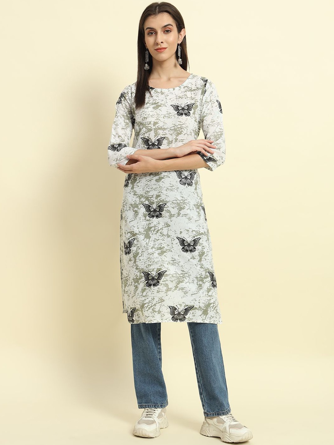 

SURHI Conversational Printed Round Neck Cotton Straight kurta, White