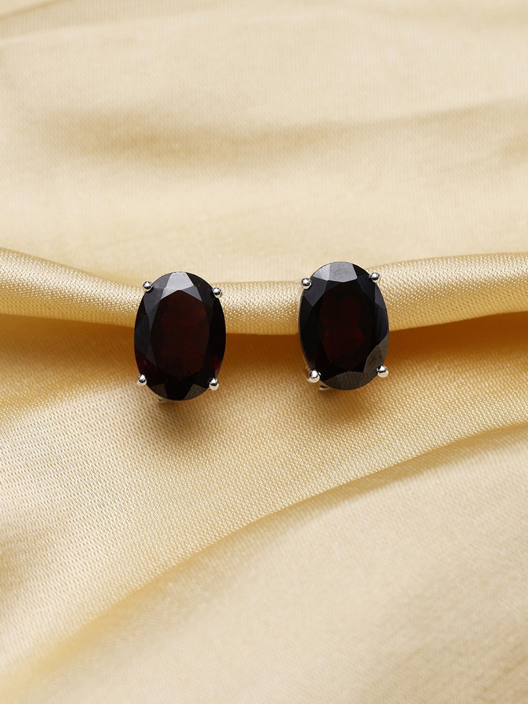 

Exotic India Faceted Garnet Gemstone Oval Shape Sterling Silver Earrings