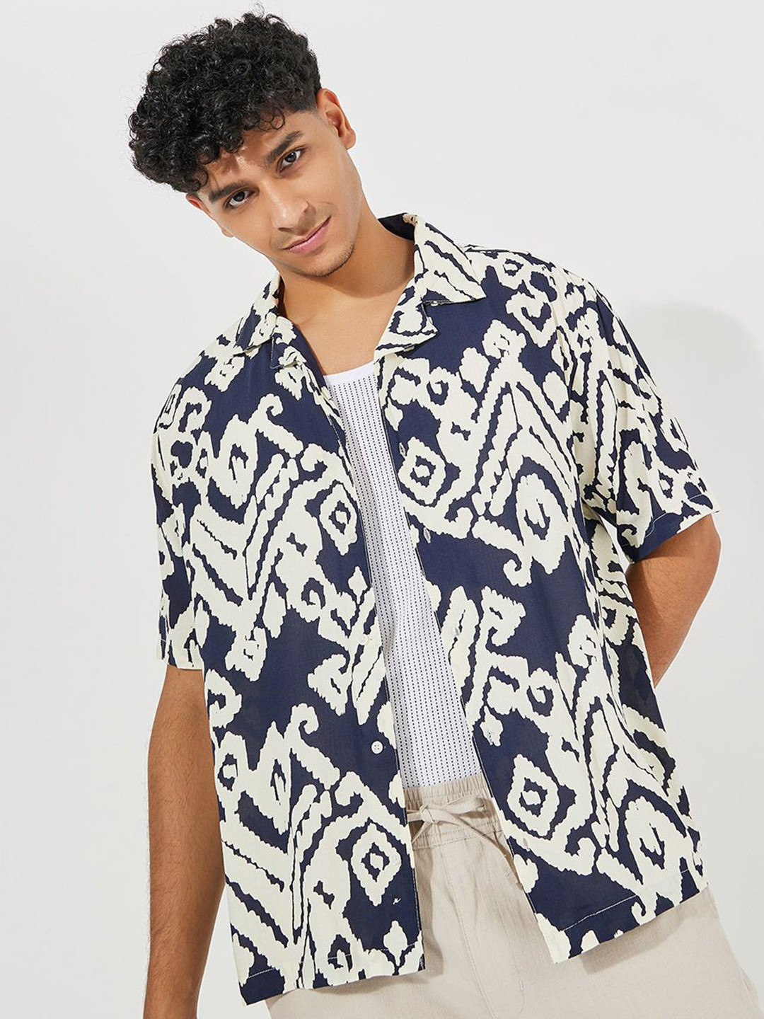 

Styli Men Cuban Collar Abstract Printed Abstract Cotton Relaxed Fit Casual Shirt, Navy blue