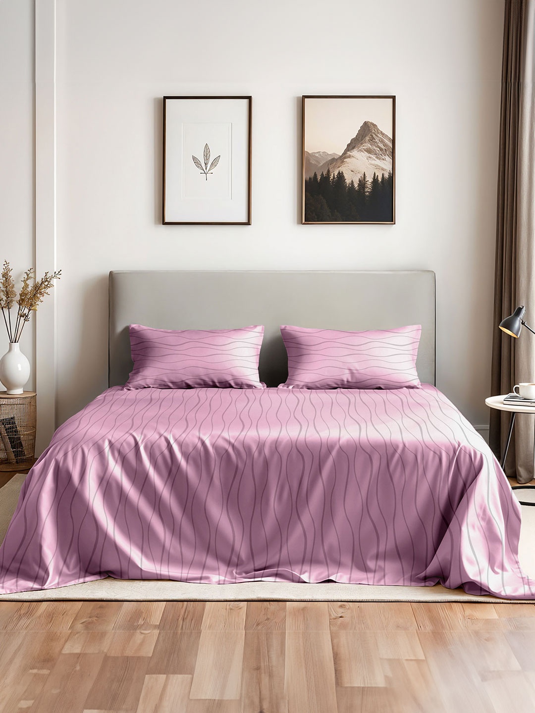 

Myntra Elegant Homes Mauve Geometric 400 TC King Bedsheet with 2 Pillow Covers