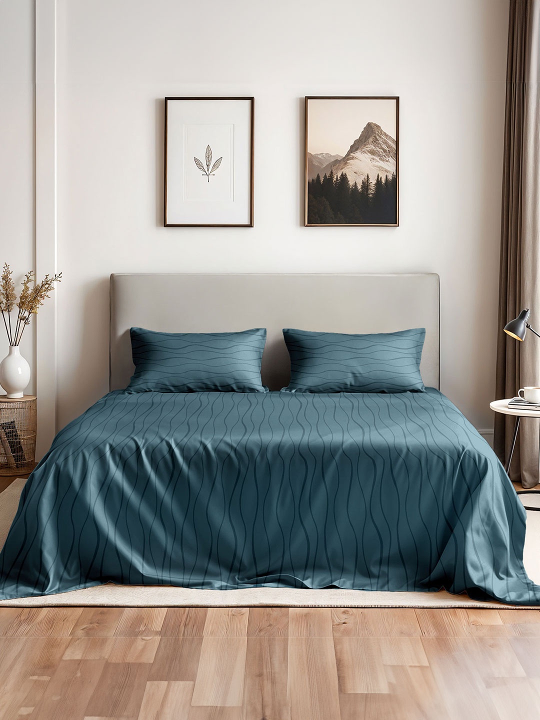 

Myntra Elegant Homes Turquoise Blue Geometric 400 TC King Bedsheet with 2 Pillow Covers