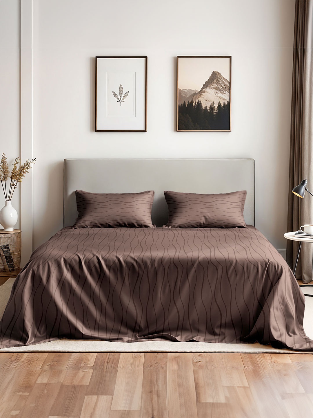 

Myntra Elegant Homes Taupe Geometric 400 TC King Bedsheet with 2 Pillow Covers