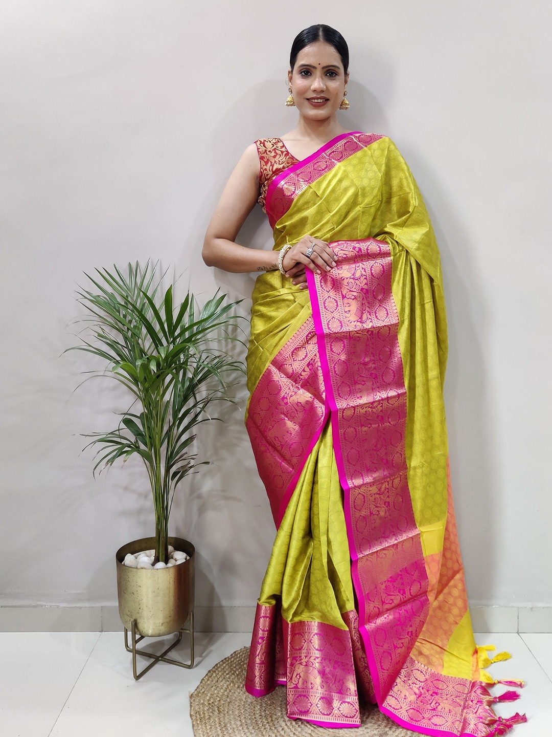

JULEE Ethnic Motifs Zari Pure Silk Banarasi Saree, Green