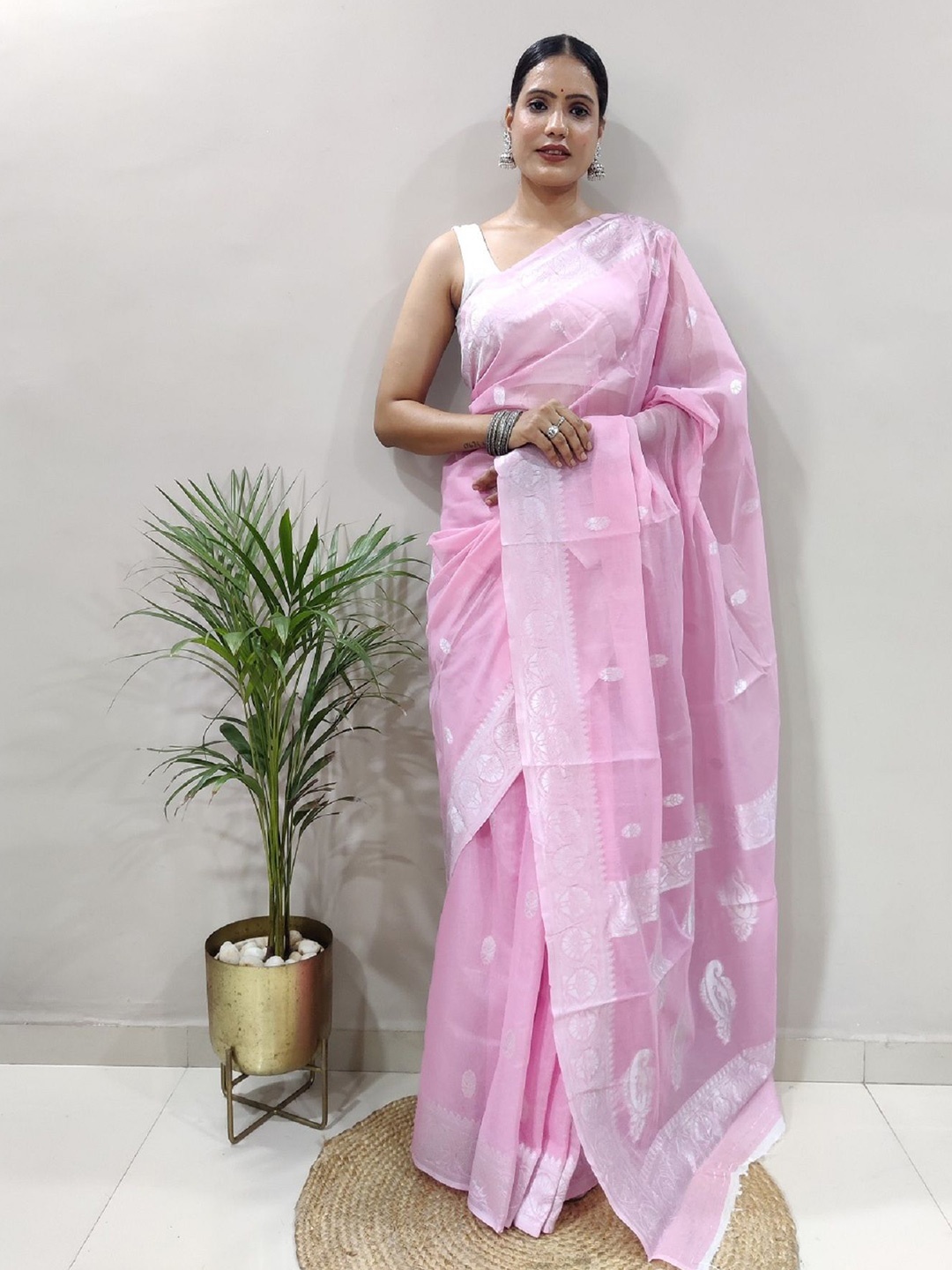 

JULEE Woven Design Zari Saree, Pink