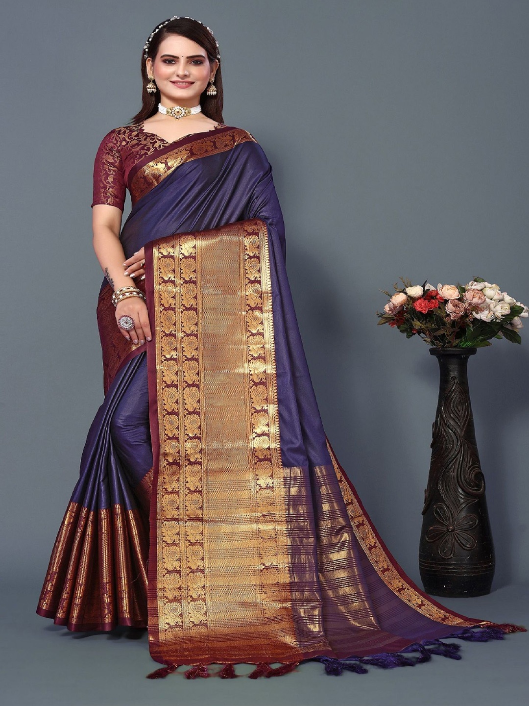 

JULEE Zari Kanjeevaram Saree, Navy blue