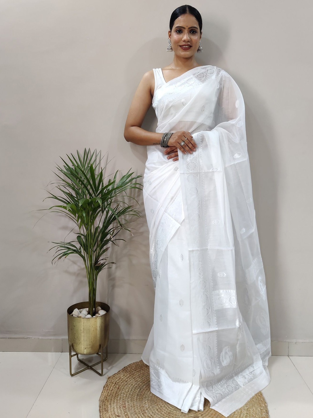 

JULEE Woven Design Zari Saree, White