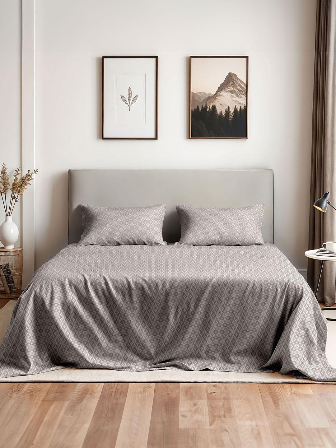 

Myntra Elegant Homes Grey Geometric 400 TC King Bedsheet with 2 Pillow Covers