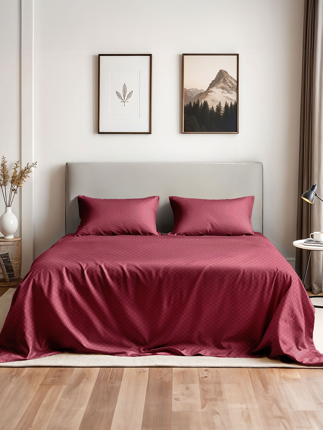 

Myntra Elegant Homes Maroon Geometric 400 TC King Bedsheet with 2 Pillow Covers